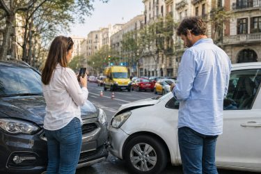 Accidente de coche en Barcelona: pasos para reclamar lesiones y daños